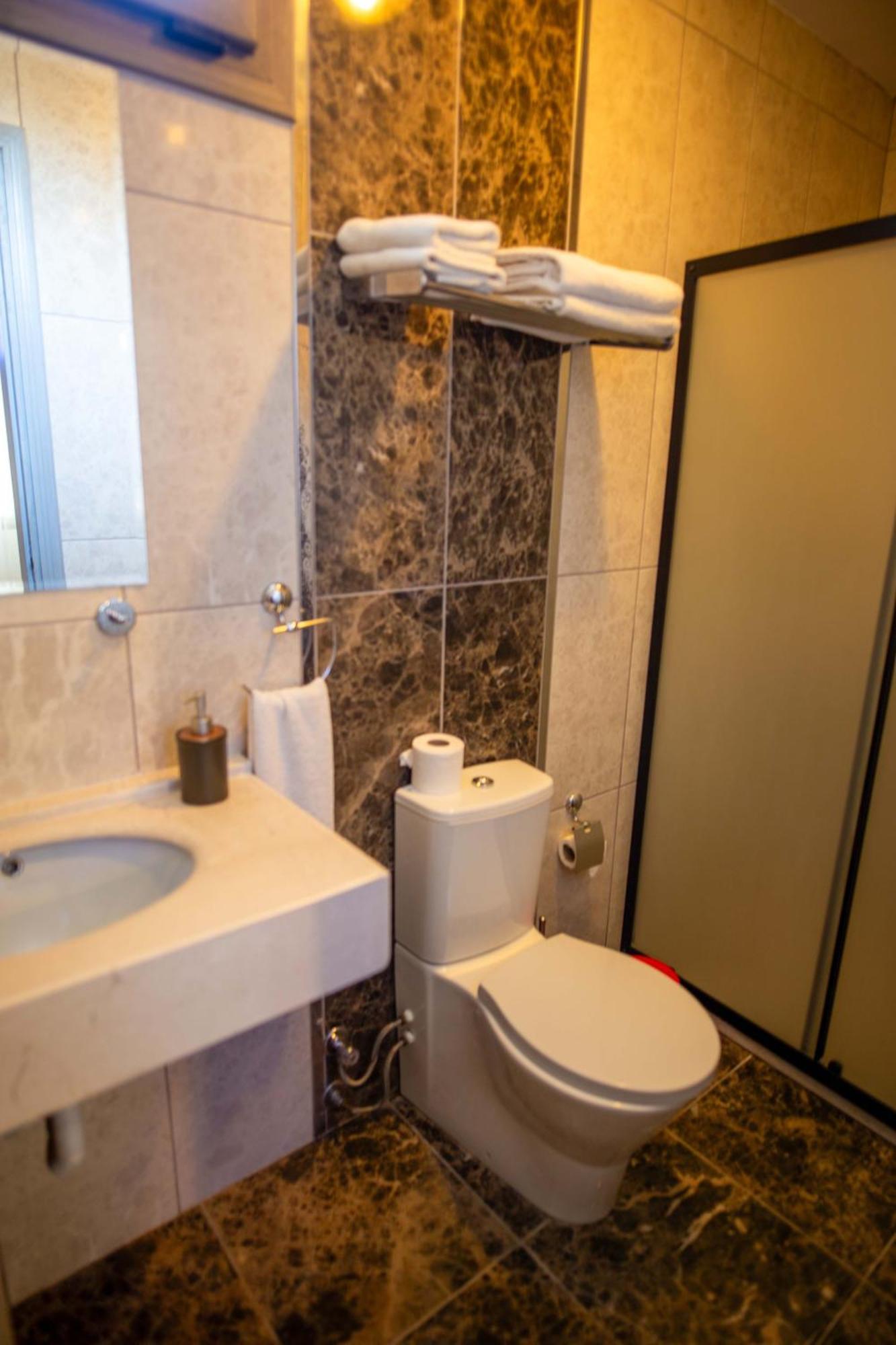Cunda Mor Limon Otel Ayvalı Zewnętrze zdjęcie