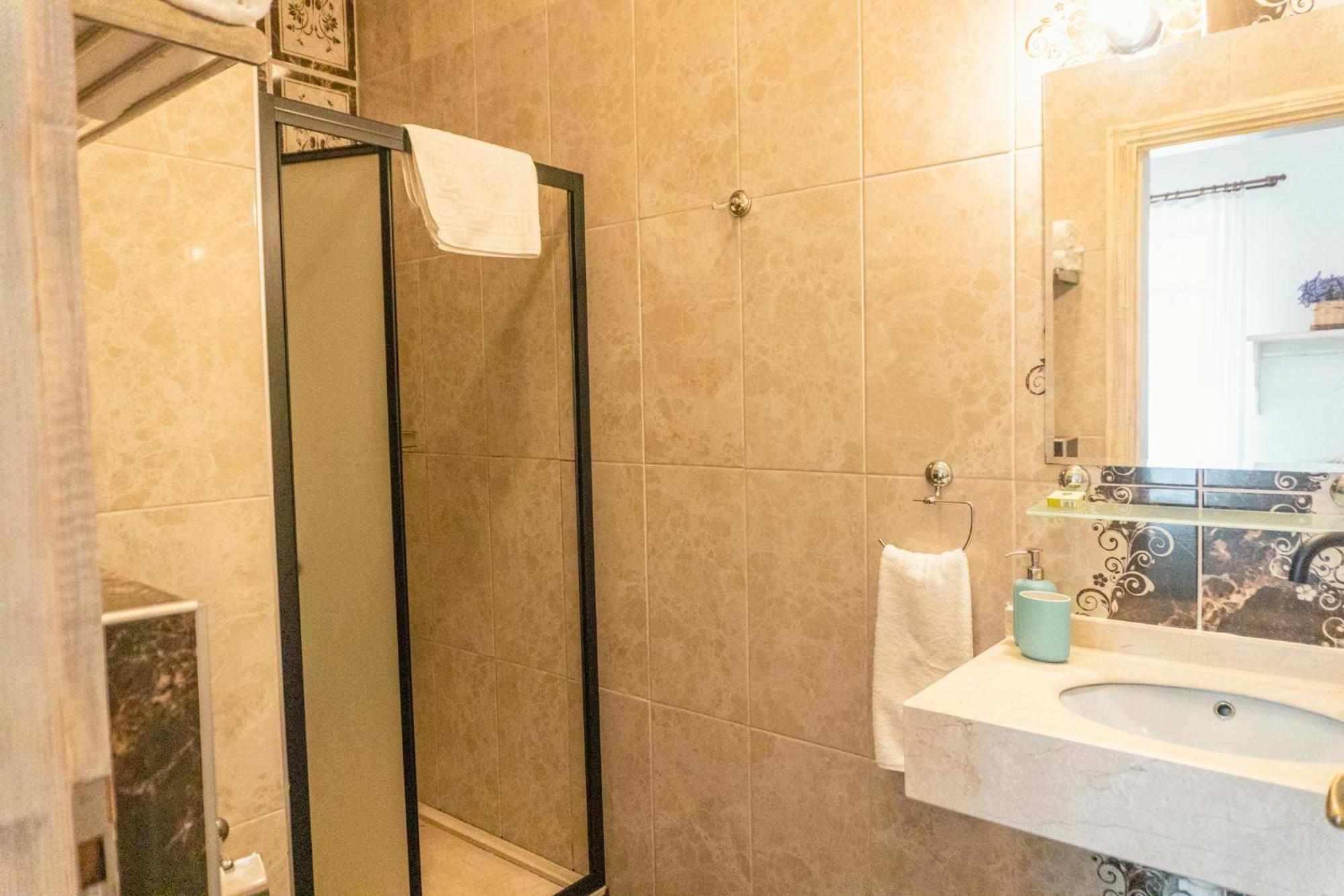 Cunda Mor Limon Otel Ayvalı Zewnętrze zdjęcie